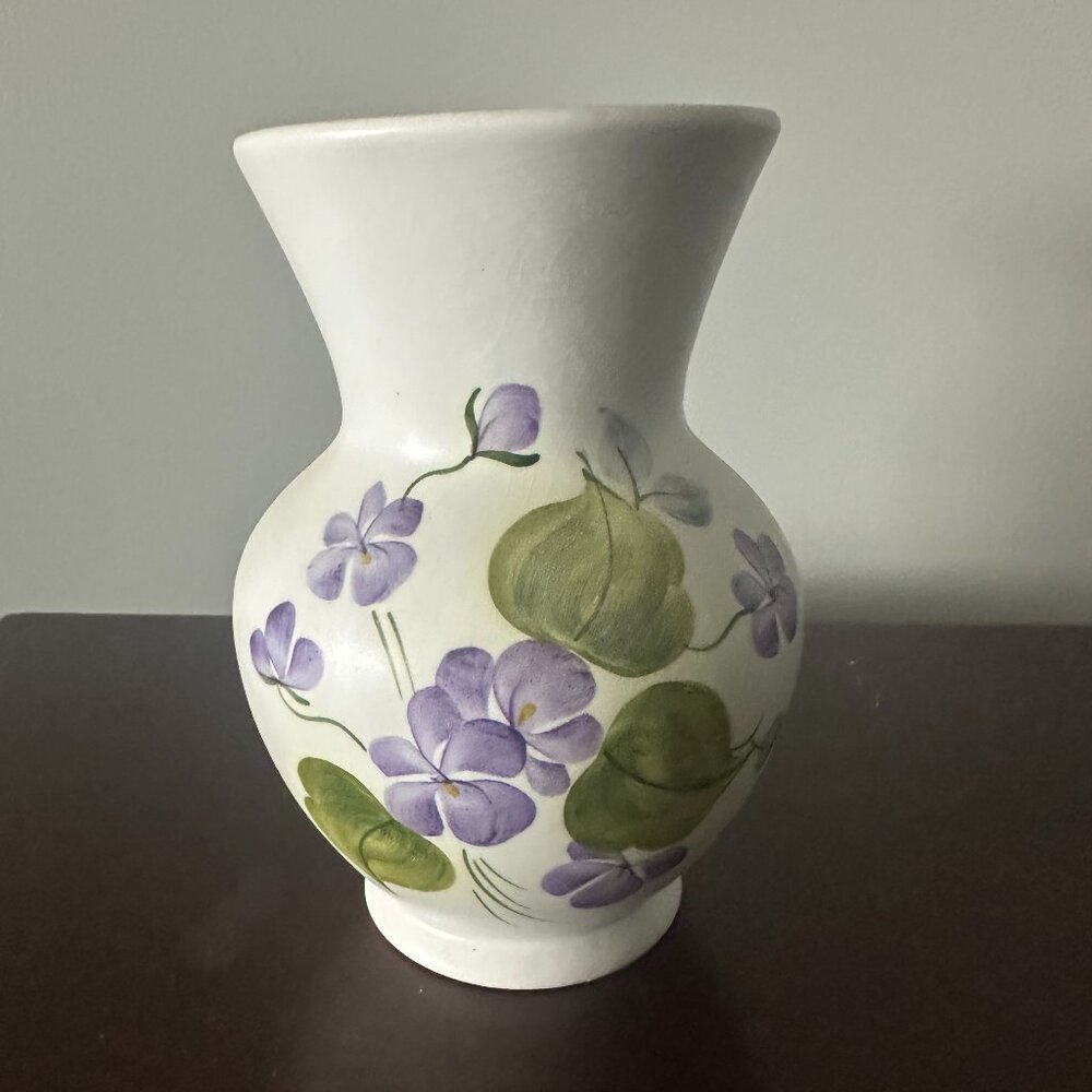 Staffordshire vase "Purple Violet" 6" H